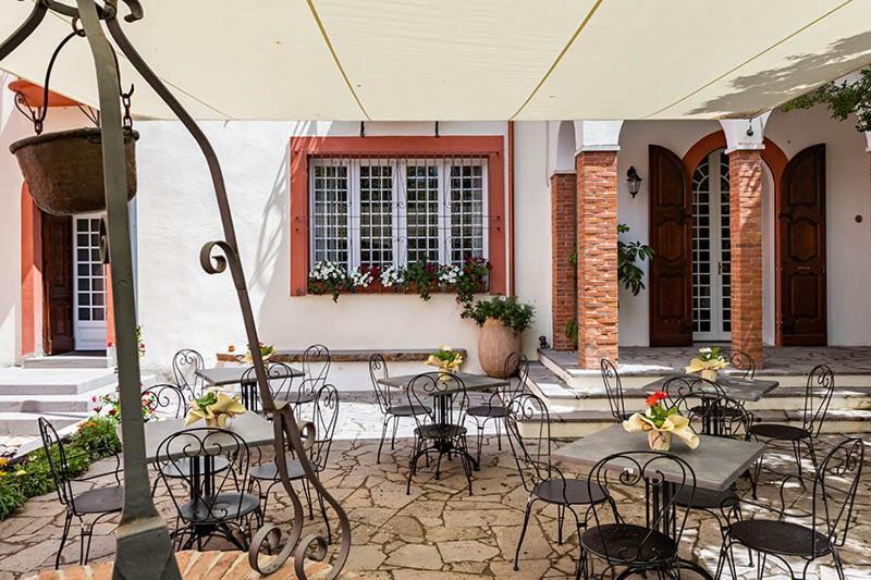 Borgo Prima Luce Hotel Cuglieri Exterior photo